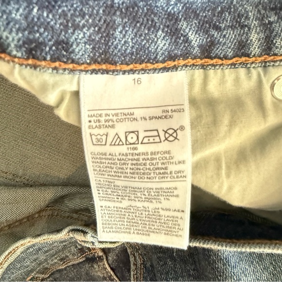 Old Navy boyfriend mid-rise denim jeans size 16 - Picture 7 of 9